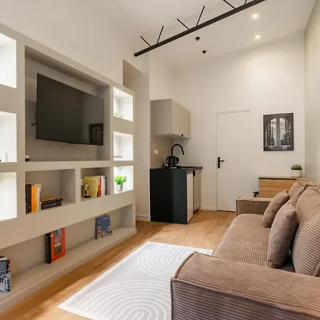 Charming New In Apartment Paris