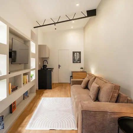 Apartment Charming New In