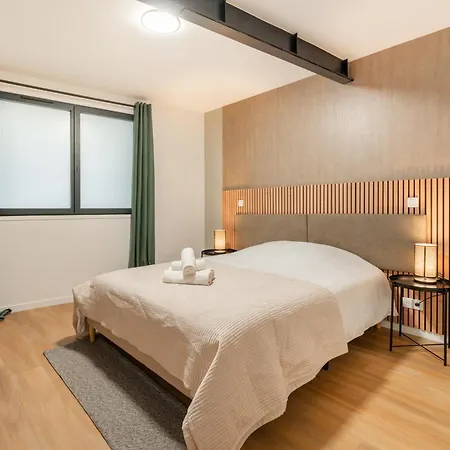 Stunning New In Apartment *