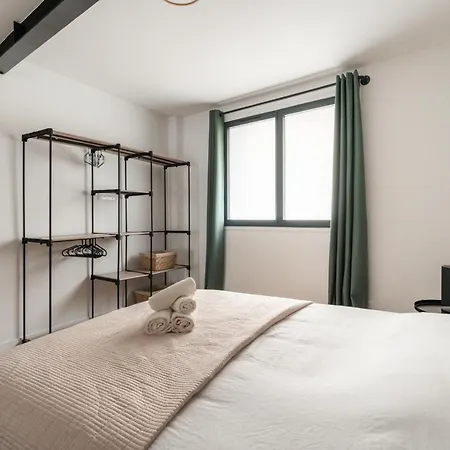 Apartment Stunning New In *