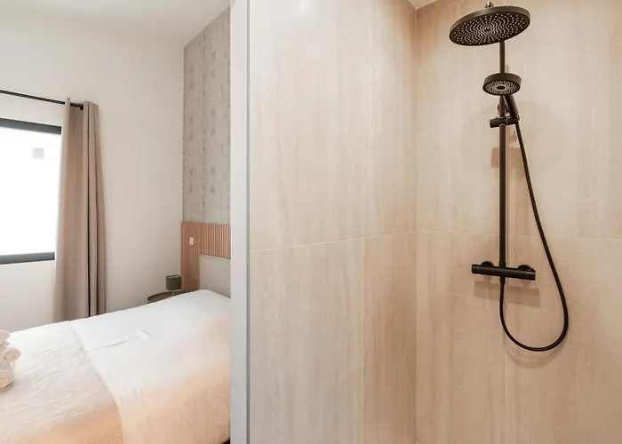 شقة Charming New In