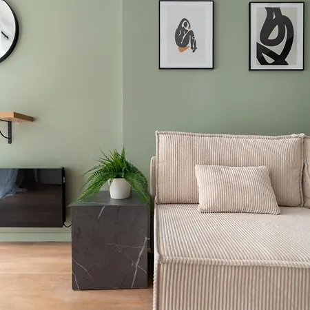 Appartement Charming New In Parijs